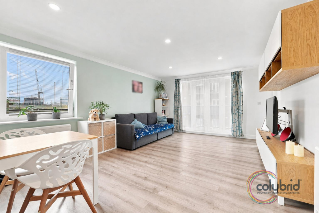 Apartment in Romford - View 4