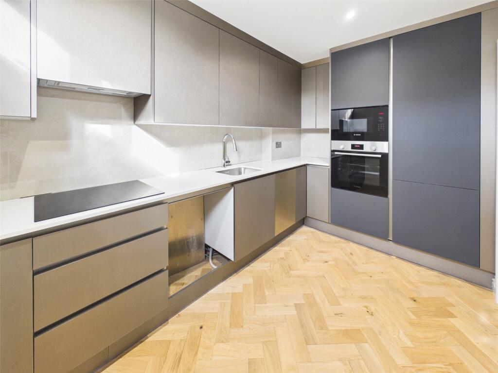 House in Twickenham - View 2