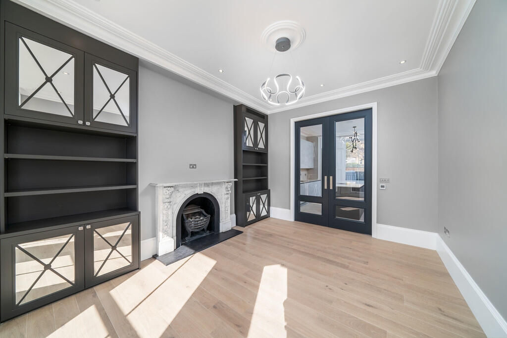 Apartment in London - View 5