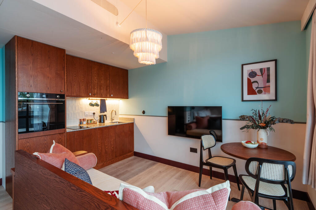 Main image of property: Chiswick - Studio Windmill Road