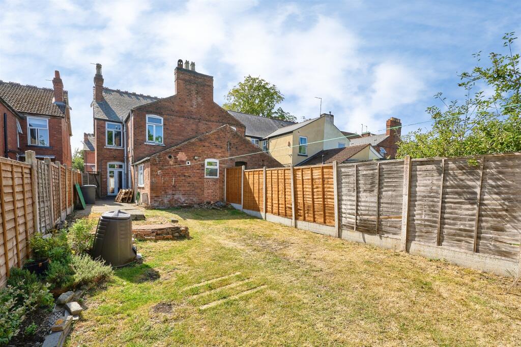 House in Wolverhampton, Tettenhall - View 2