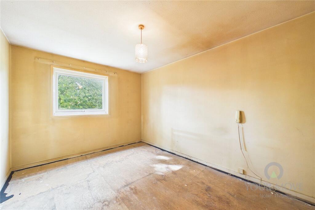 House in Northampton, Thorplands - View 5