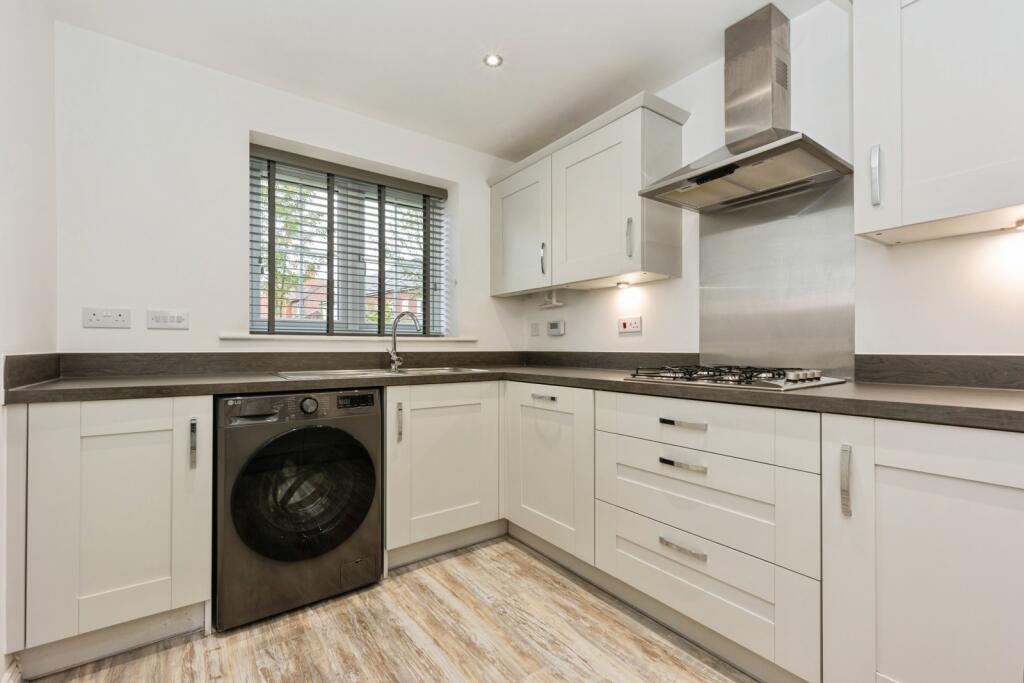 House in Salford, Greater Manchester - View 5