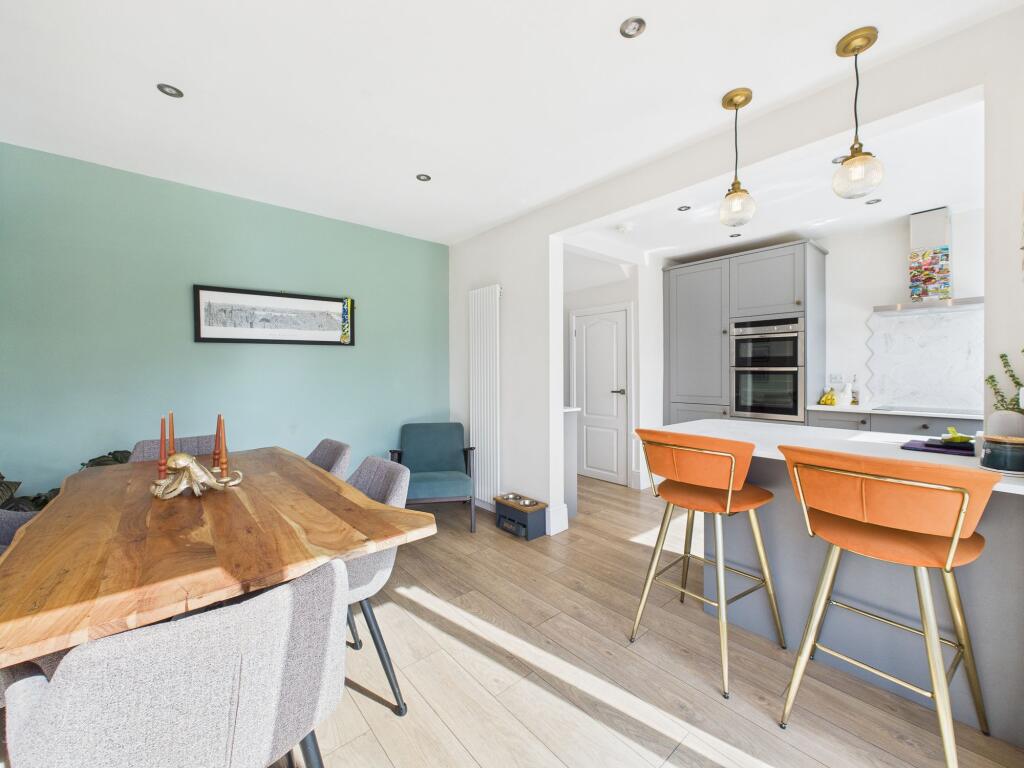 House in Gedling, Nottinghamshire - View 3