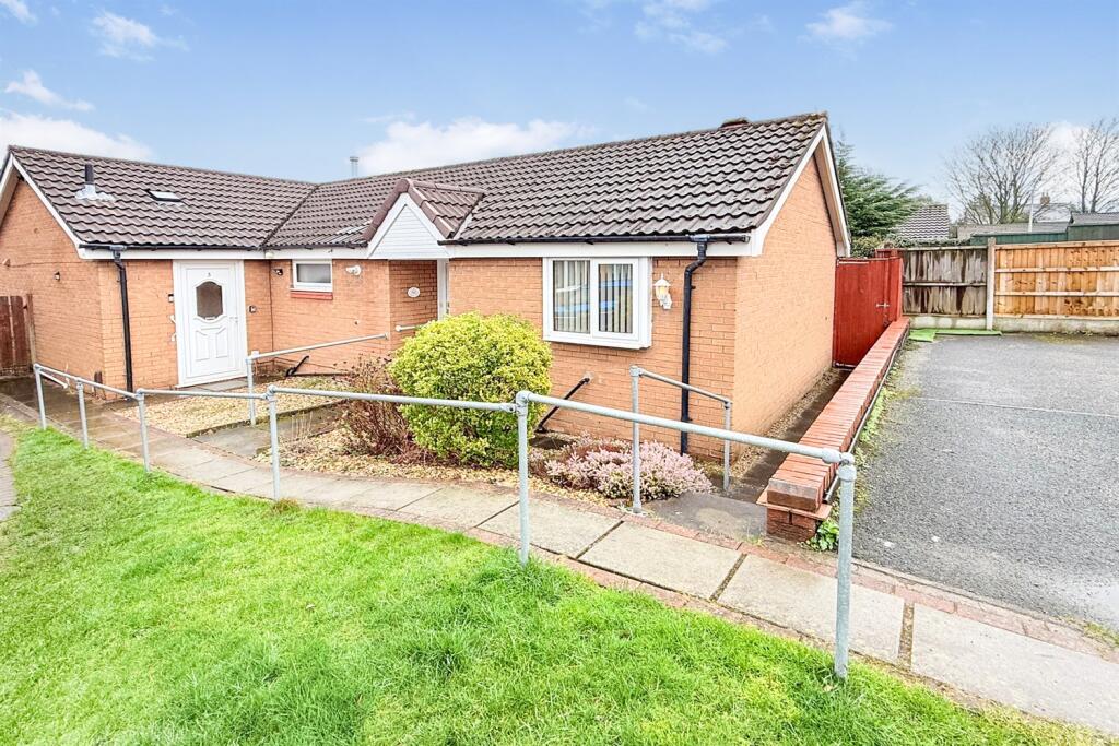 Main image of property: Abbotts Close, Runcorn, WA7 4UZ