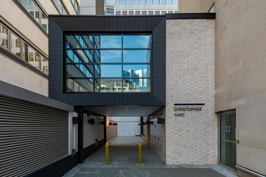 Christopher Yard__External Private Courtyard.jpg