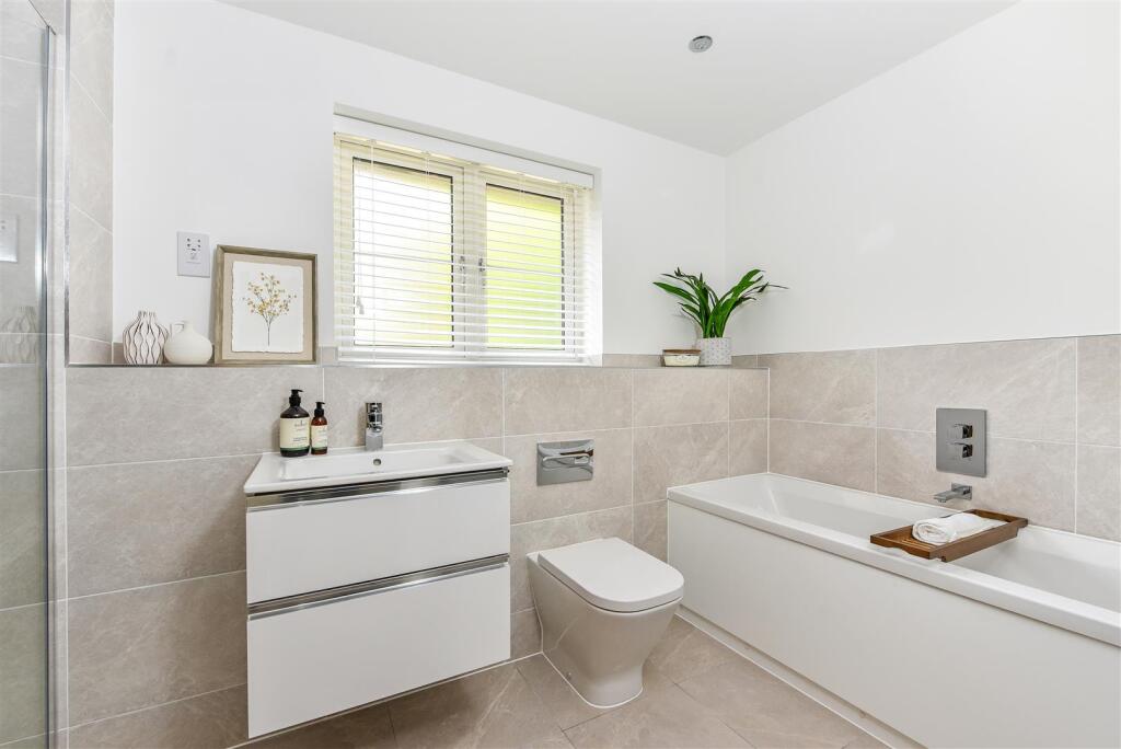 House in Portsmouth - View 5