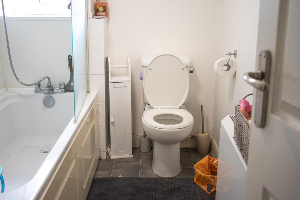 Apartment in Watford - View 4