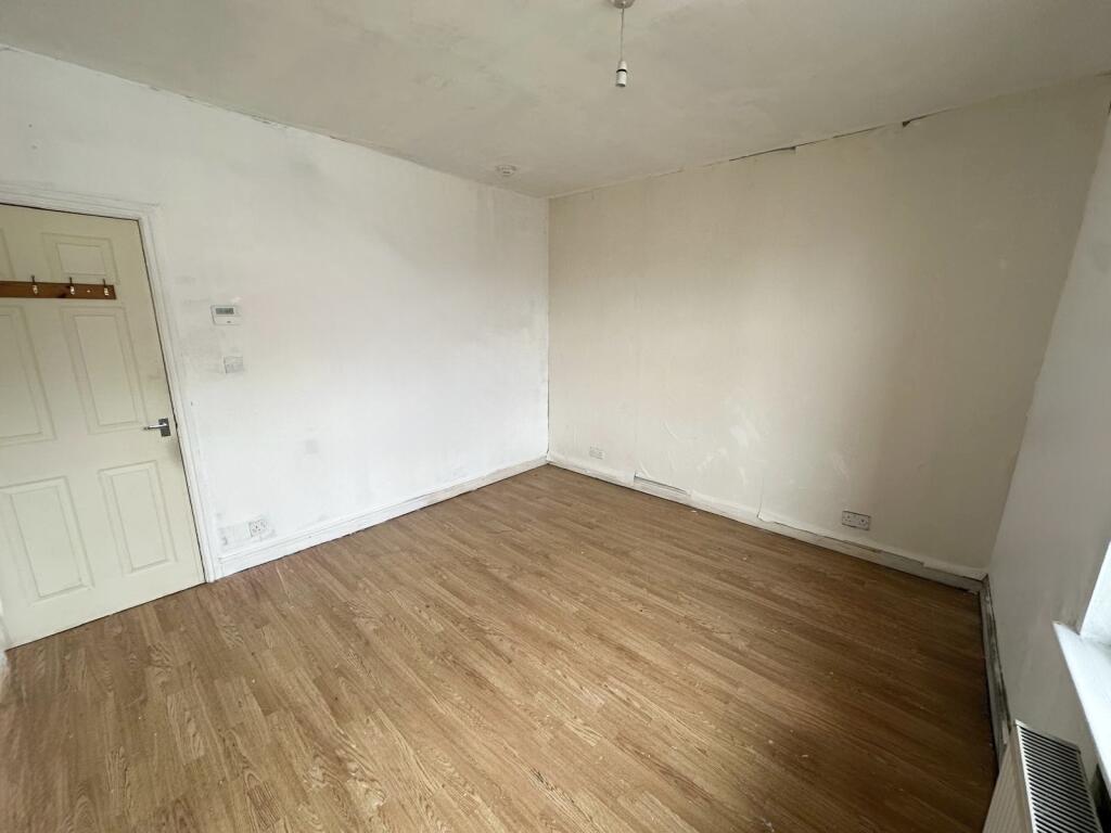 Main image of property: Longroyd Grove, LEEDS