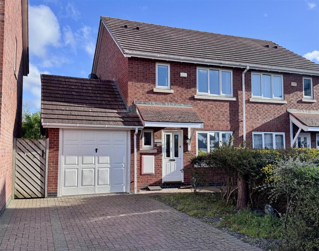 Main image of property: Gwynt Y Mor, Conwy