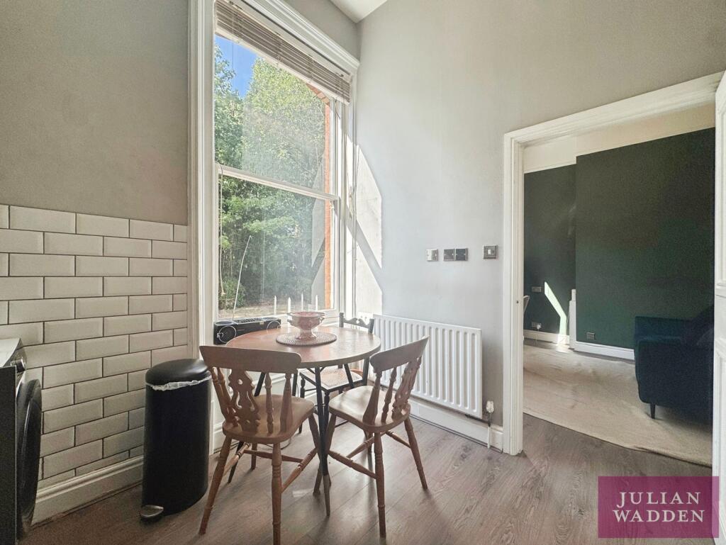Apartment in Stockport, Heaton Chapel - More