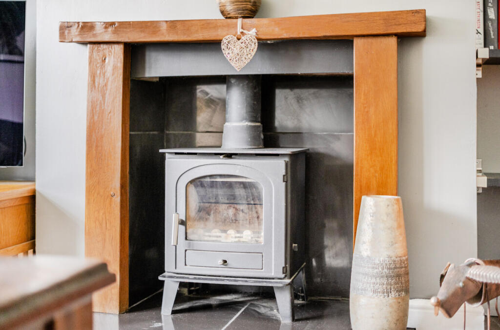 House in Three Mile Cross, Shinfield - View 3