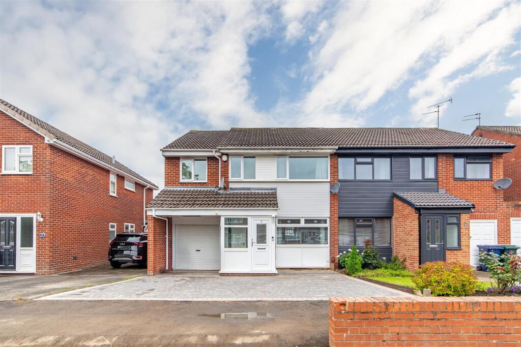 4-bed semi-detached on Edinburgh Court, Kingston Park, NE3, £275,000