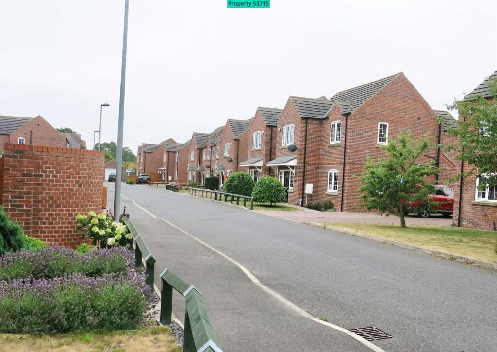 House in East Lindsey, Manby - View 2