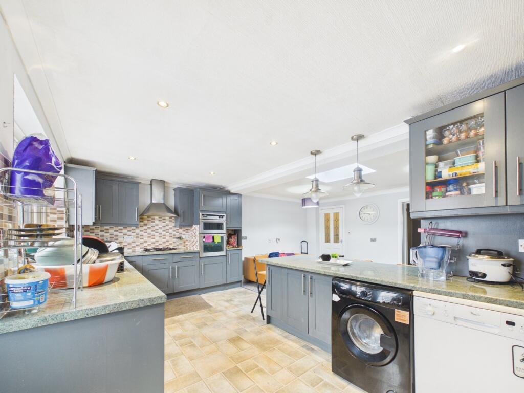 House in Twickenham - More