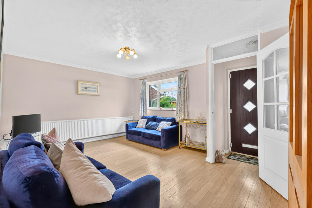 Apartment in Southend-on-Sea - More
