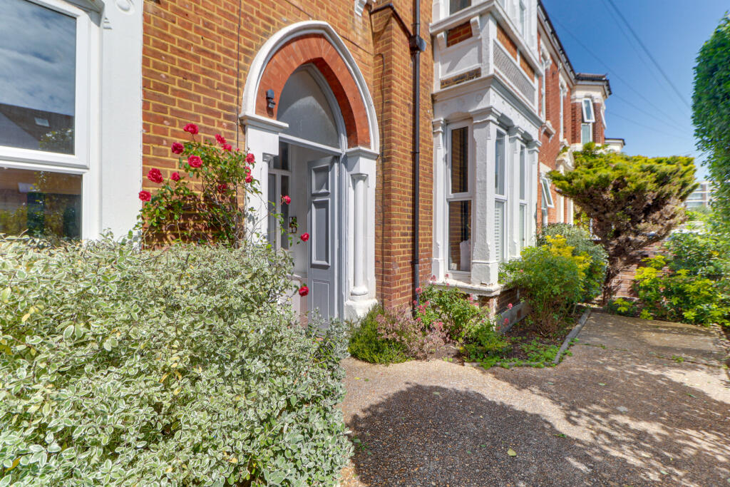 Apartment in Portsmouth, Southsea - View 2
