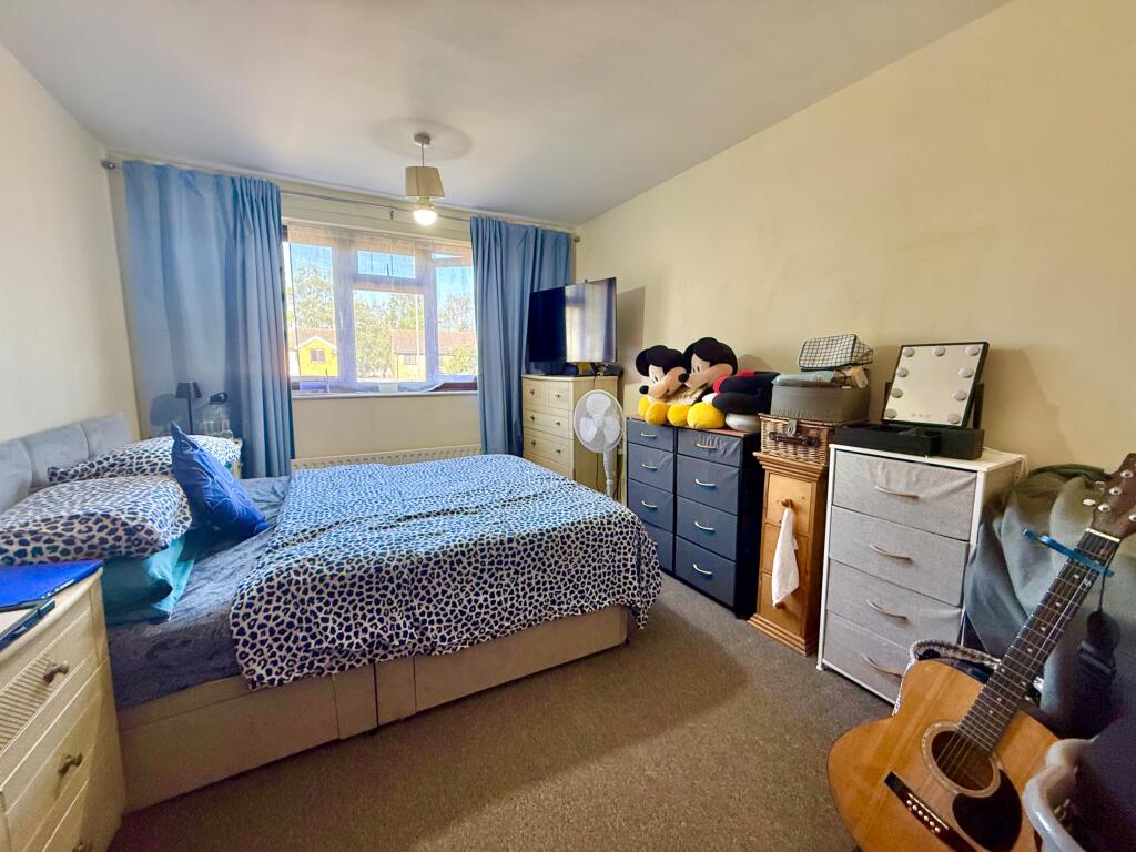 House in Lincoln - View 5