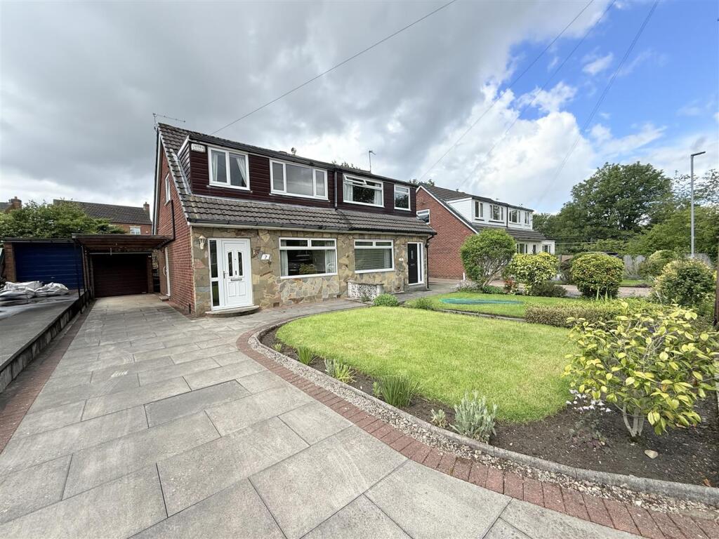 Main image of property: Victory Grove, Audenshaw, Manchester
