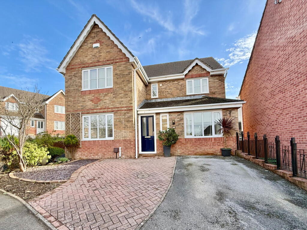 Main image of property: Swn Yr Aderyn, Kenfig Hill, Bridgend, CF33 6GA