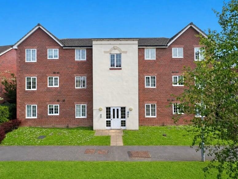 2-bed flat on Broomfield Walk, Hereford, HR2, £105,000