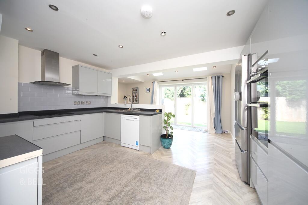 House in Houghton Conquest, Central Bedfordshire - View 5