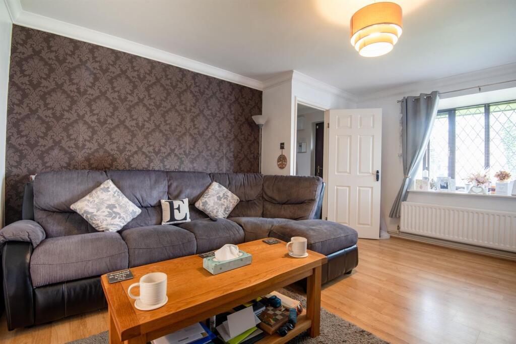 Weldon Close, Wellingborough, NN8 - View 4