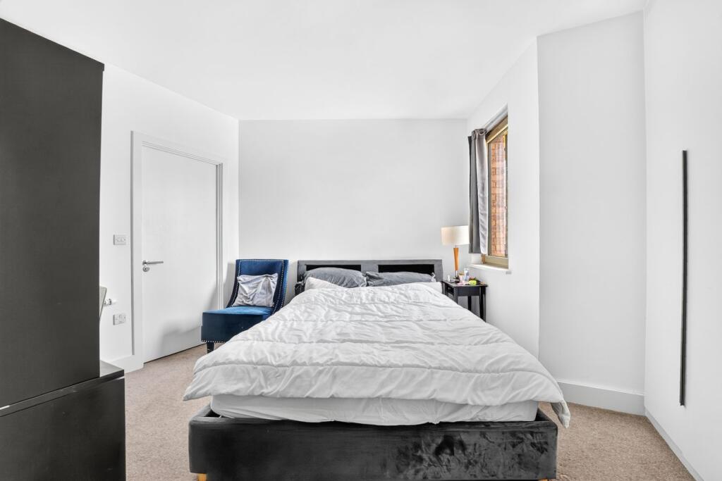 Apartment in London - View 5