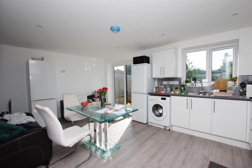 House in Swindon - View 4