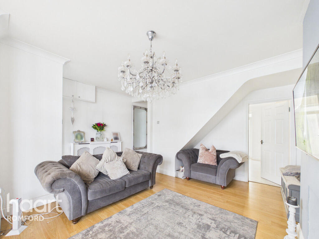 Cross Road, Romford, RM7 8AU photo 3