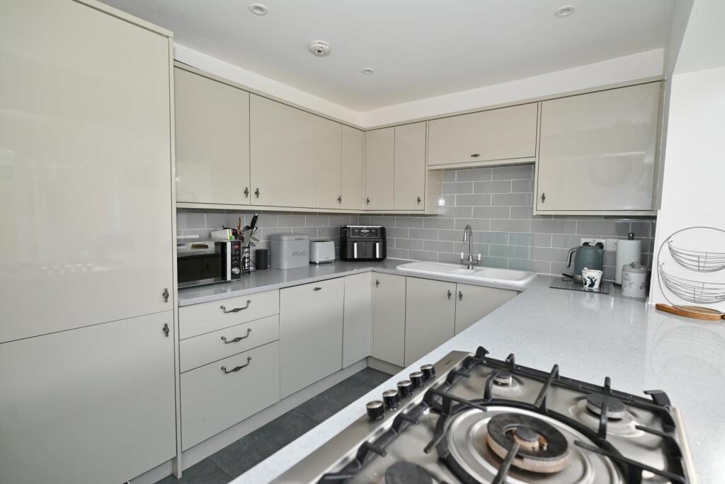 House in Twickenham - View 3