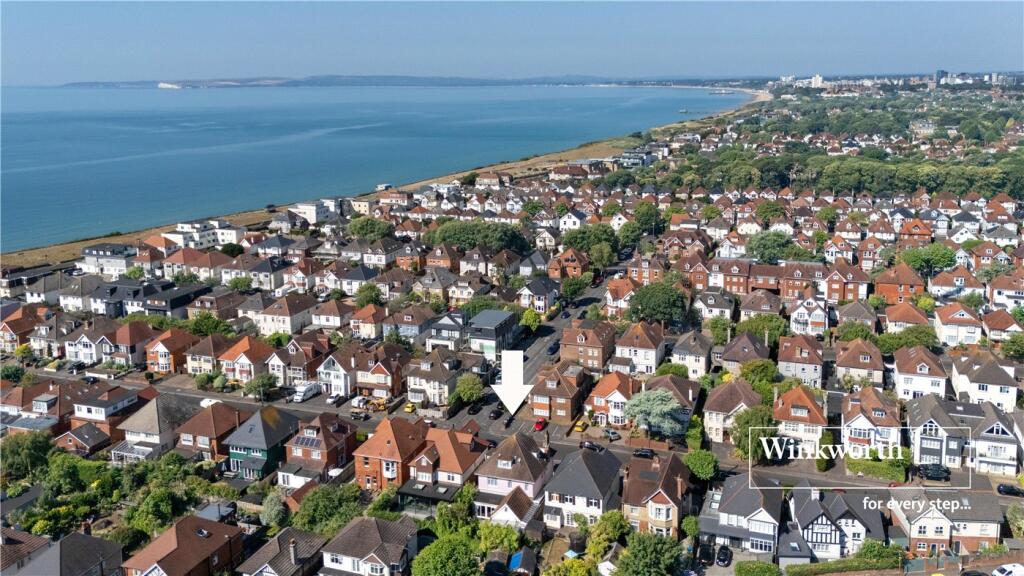 House in Christchurch, Pokesdown, Bournemouth - View 2