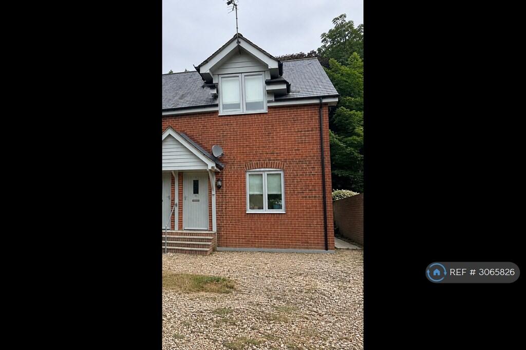 Main image of property: Carisbrooke High St, Newport, PO30