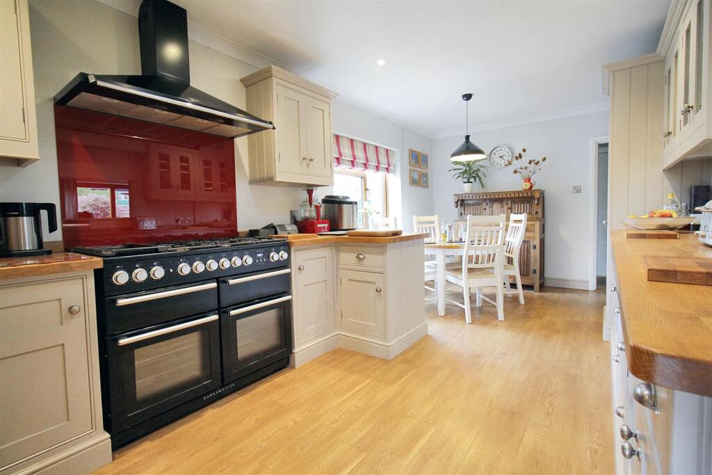 Aylsham Road, Cawston photo 3