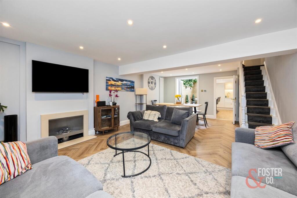 House in Brighton, Round Hill - View 3