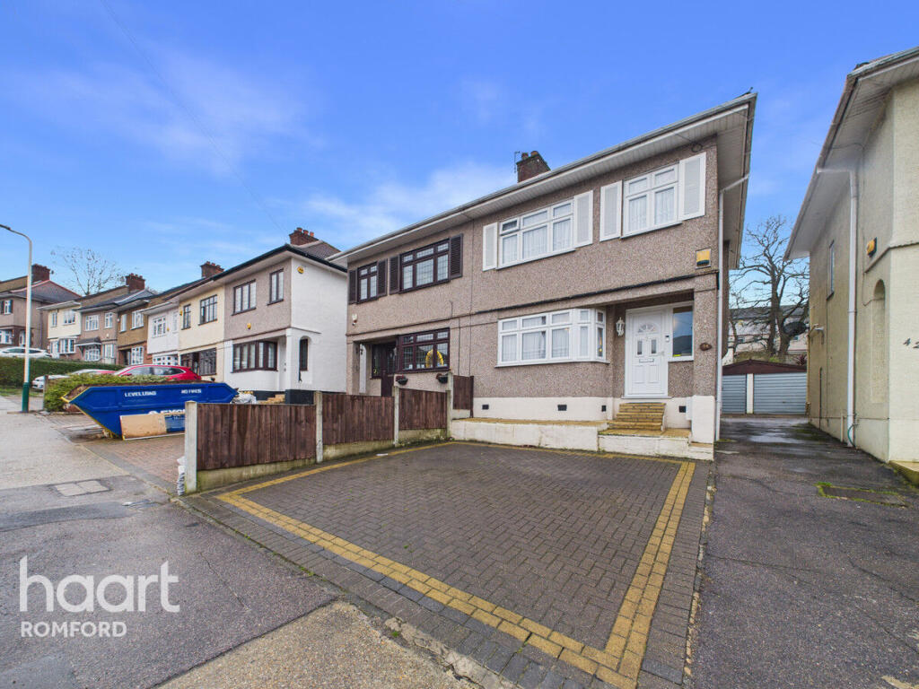 Main image of property: Kingshill Avenue, Romford, RM5 2SD