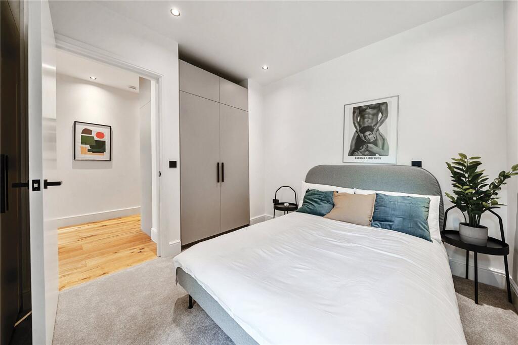 Apartment in London - More
