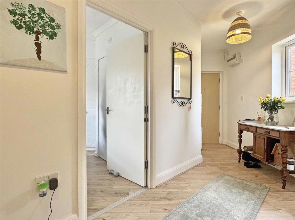 Little Dominie Court, Fayrewood Drive, Great Leighs, Chelmsford photo 4