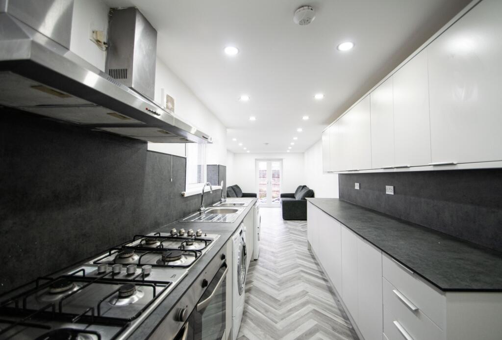 House in Cardiff, Maindy, Cathays - View 3