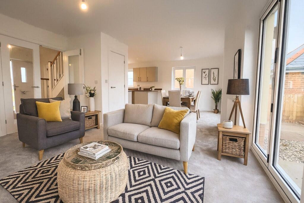 4-bed detached on 3, £380,000