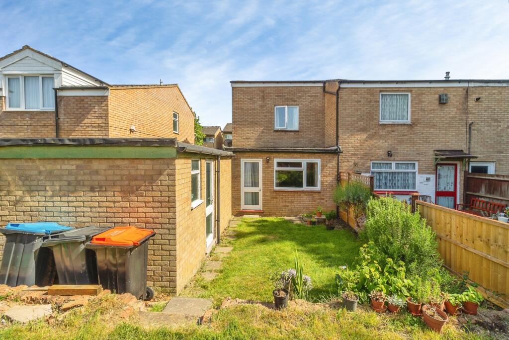House in Milton Keynes, Great Linford - View 5