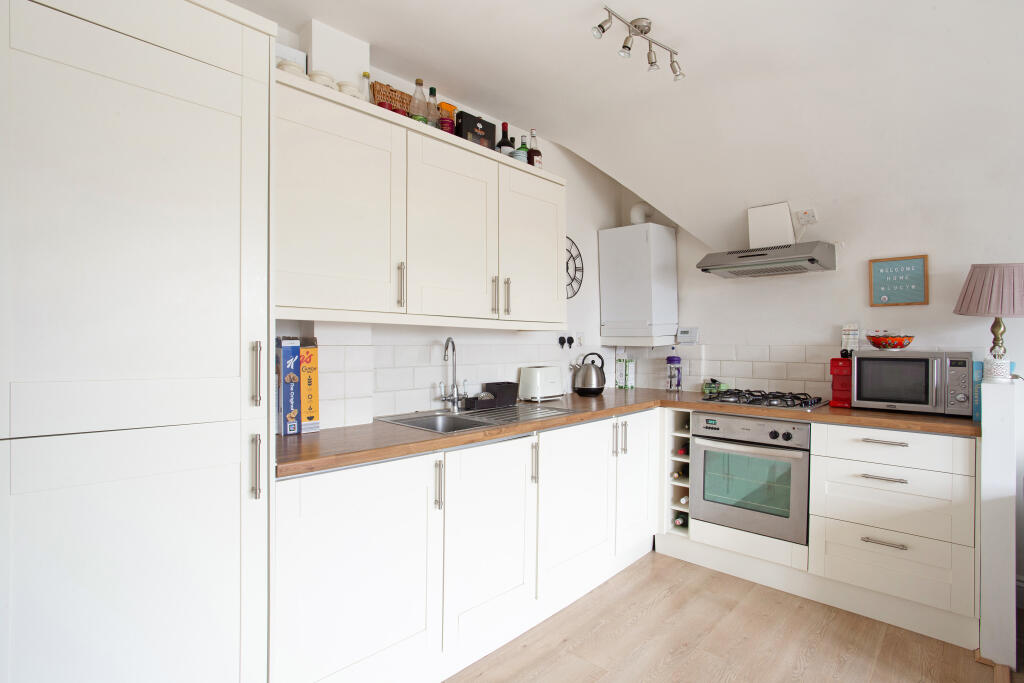 Apartment in London - View 5