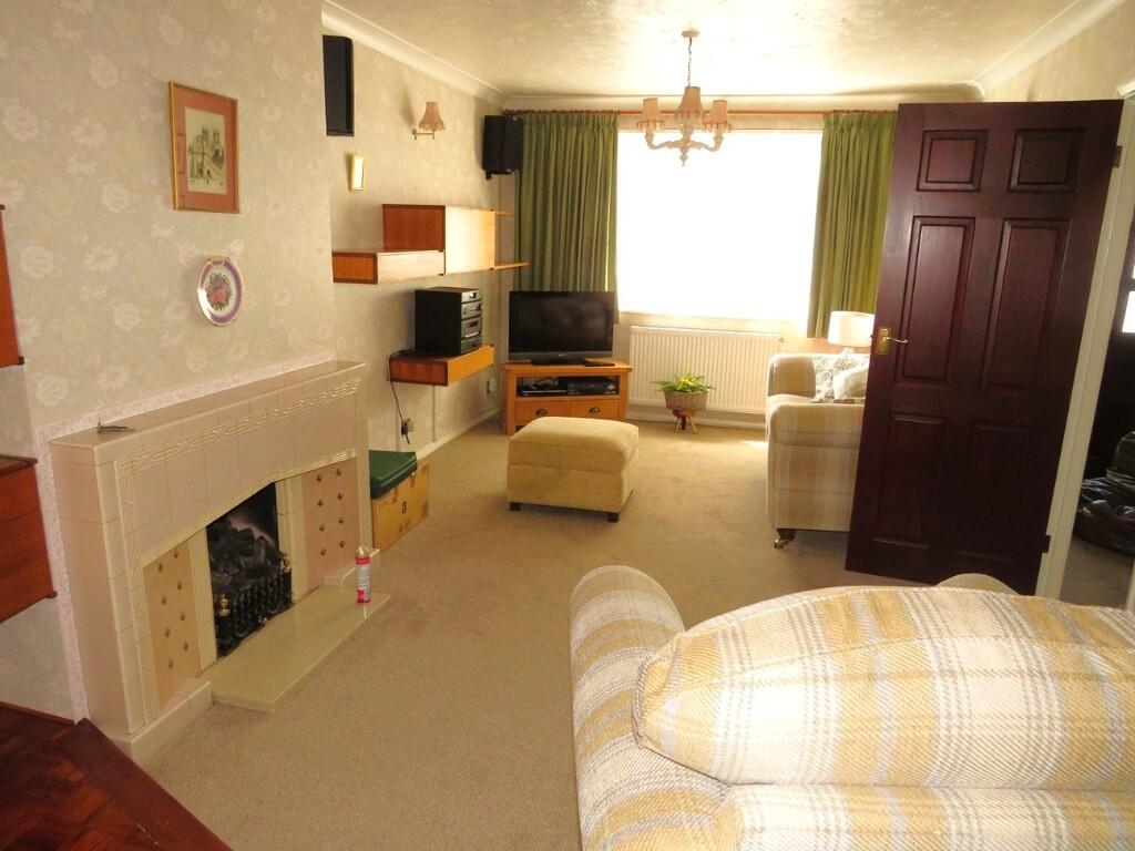 Clarkebourne Drive, Little Thurrock, Grays, Essex, RM17 photo 4