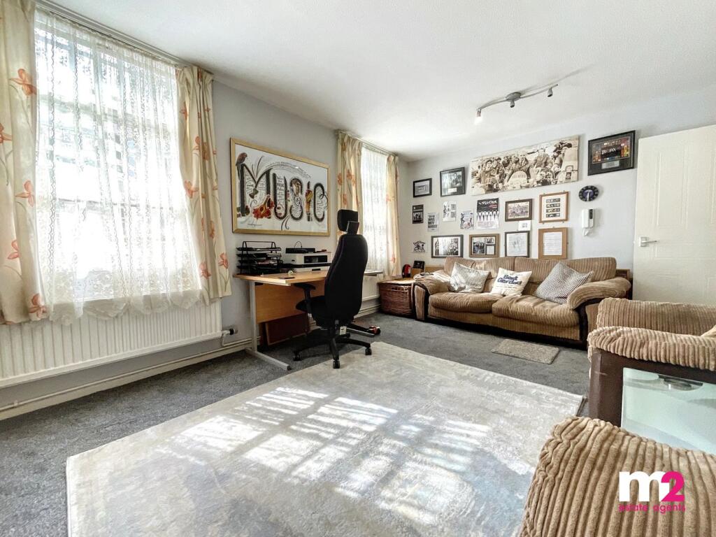 Apartment in Newport, City Centre, Stow Hill - View 4