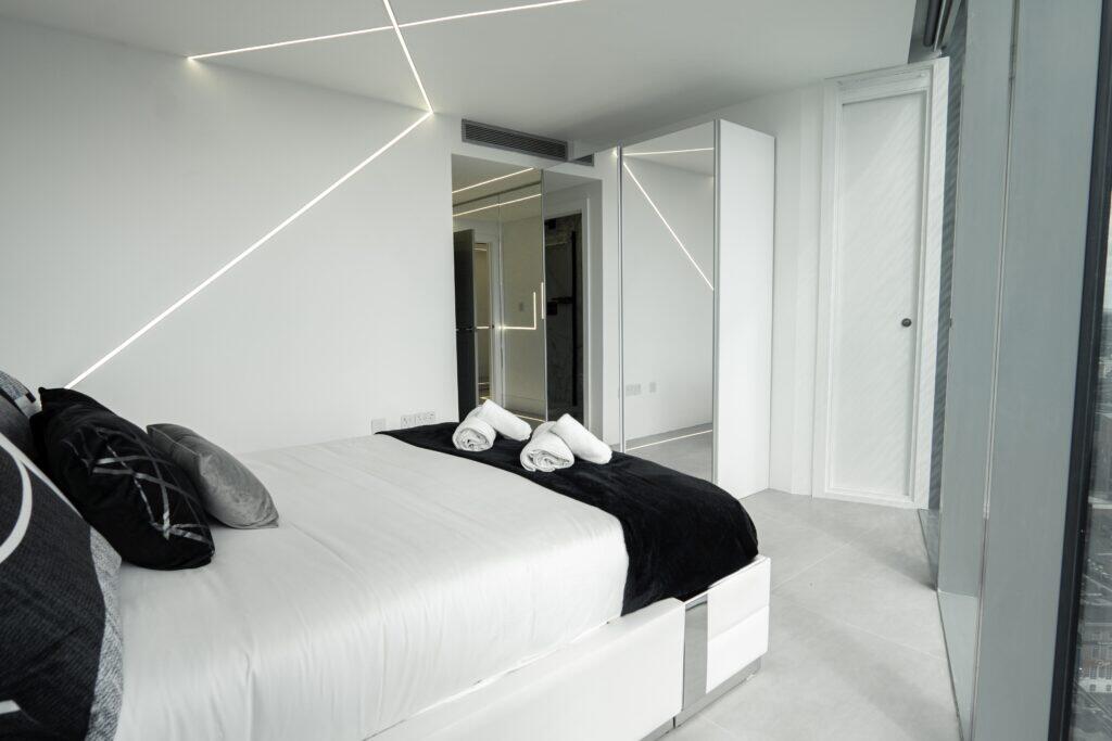 Additional image 10 of Apartment 2104 Beetham Tower, 10, Holloway Circus Queensway, B1 1BA