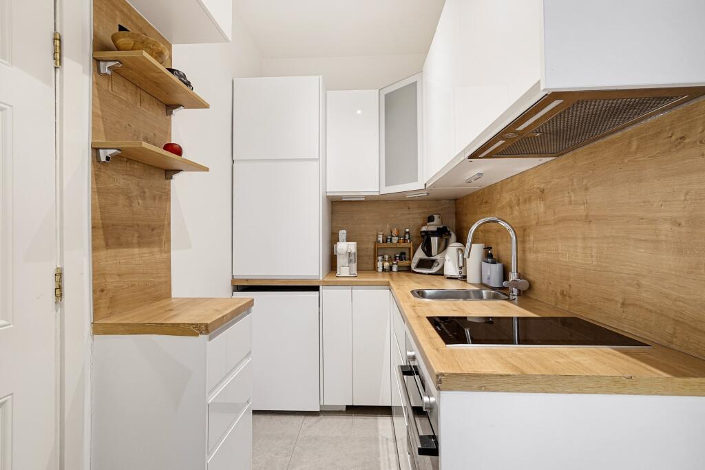 Apartment in London - View 3
