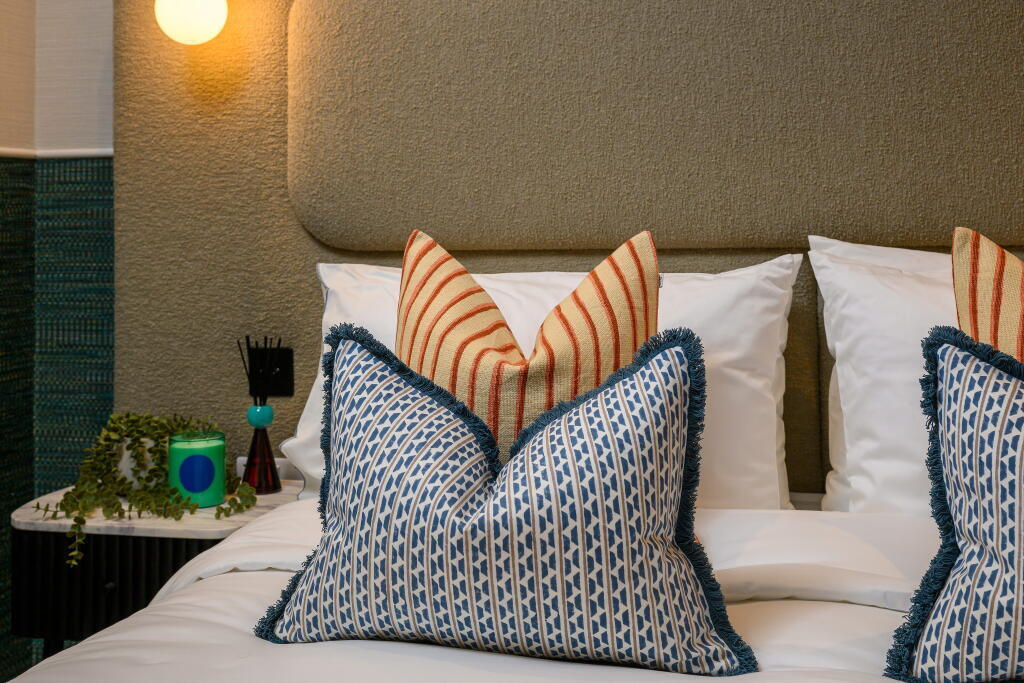 Main image of property: Heron Wharf, 
Leven Road, 
London, 
E14