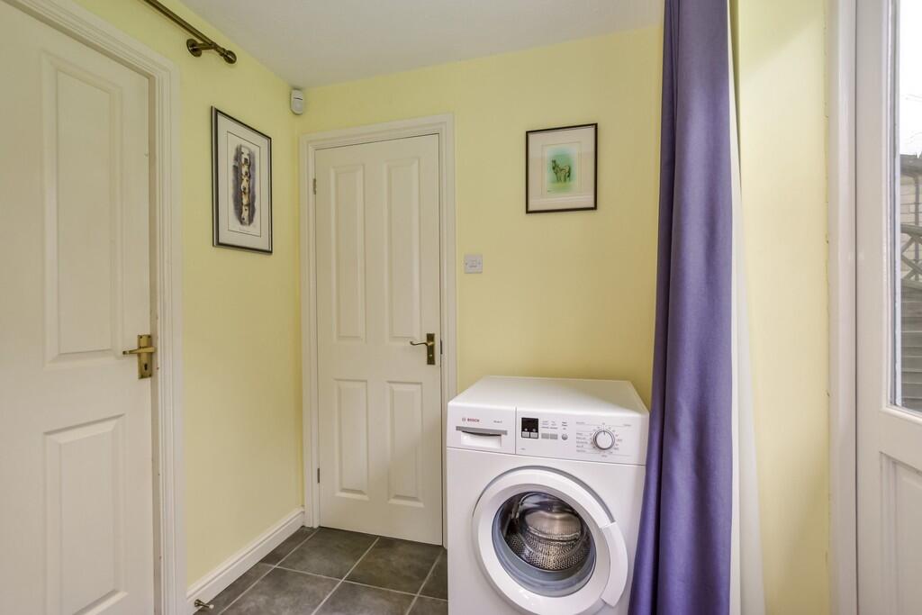 House in Watford, Hertfordshire - More