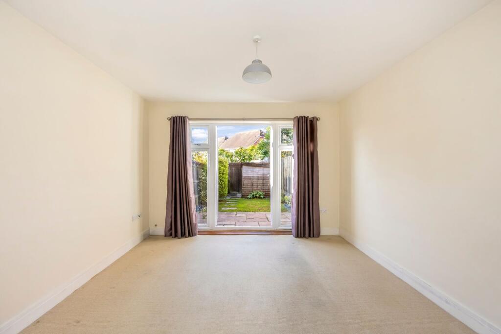 House in Horsham, Highwood - View 3