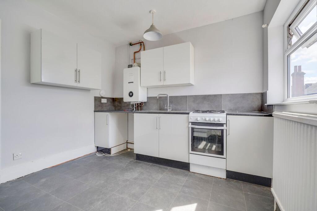 Apartment in Chelmsford - View 4